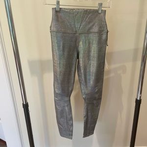 NWT Alo Brilliance Metallic Legging